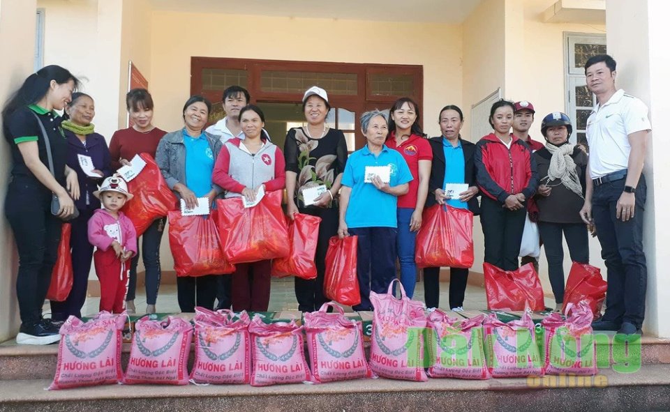Trao 59 suất quà tết cho hộ nghèo, trẻ mồ côi tại thị xã Gia Nghĩa
